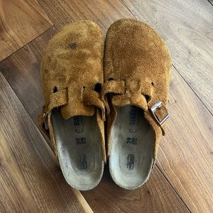 Birkenstock Boston Suede in Mink Size 8-8.5